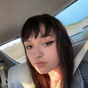 Meet your Posher, Madelyn